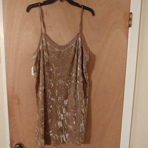 NWOT Kensi crushed velvet dress size L